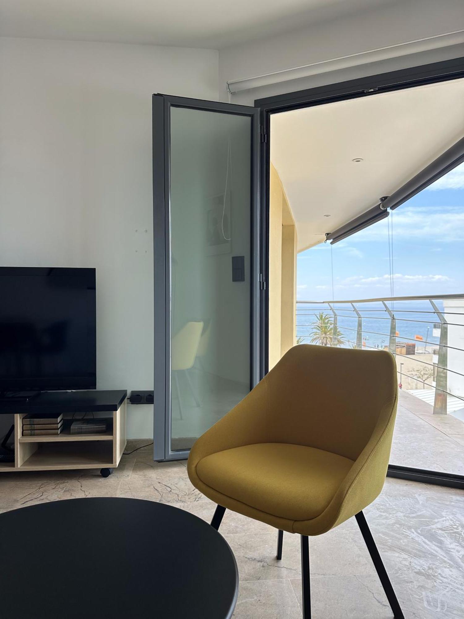 Duplex En Primera Linea De Playa Con Gran Terraza Y Piscina Comunitaria Appartement Roses